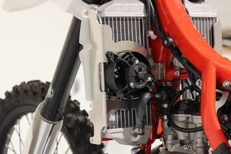 Osłona chłodnicy AXP aluminium BETA ax1556