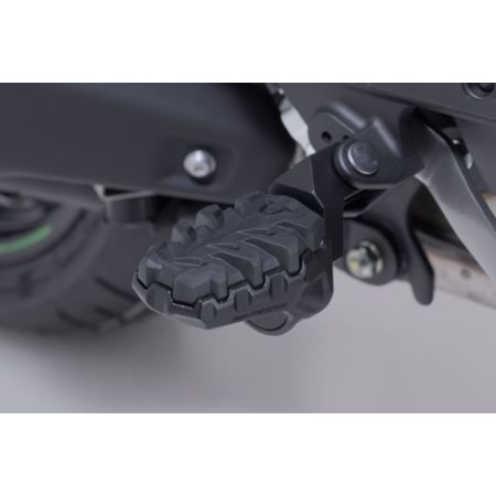 Podnóżki SW MOTECH EVO KAWASAKI KLZ VERSYS