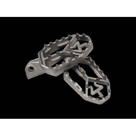 Podnóżki tytanowe AKRAPOVIC CFMOTO MT 450